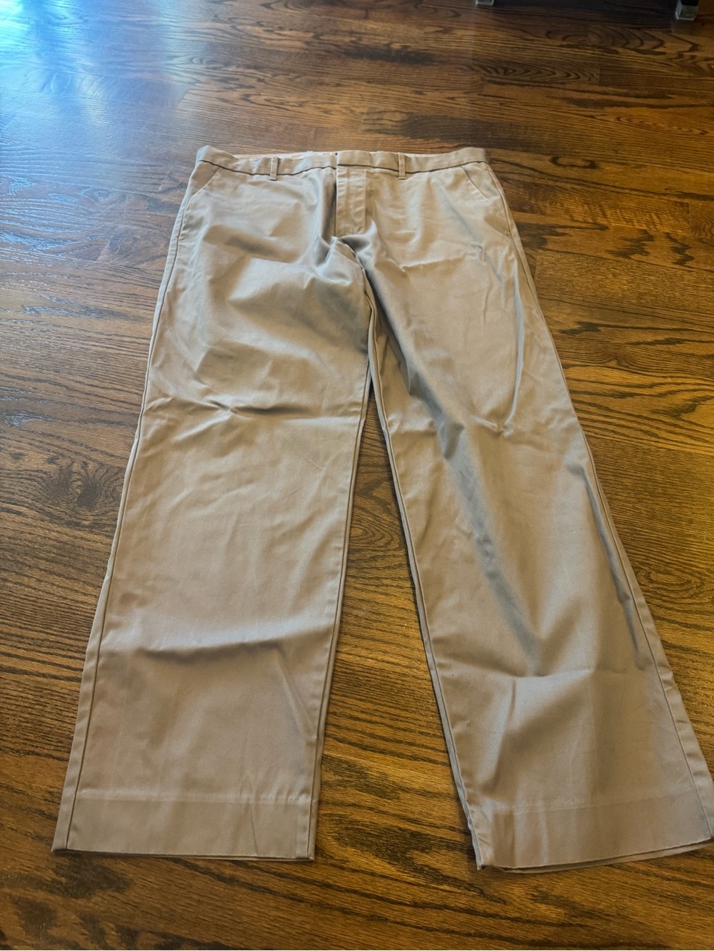 GAP Men's Khaki Straight-Leg Chinos - Gray